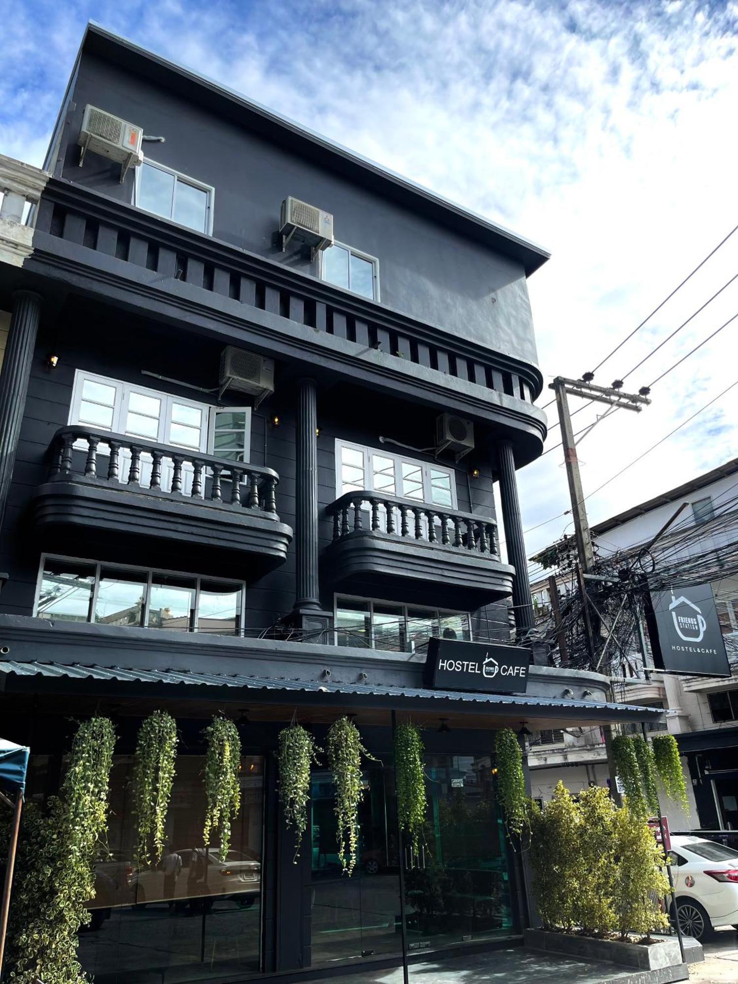 Friends Station Tukkom Hostel & Cafe Pattaya Exterior foto